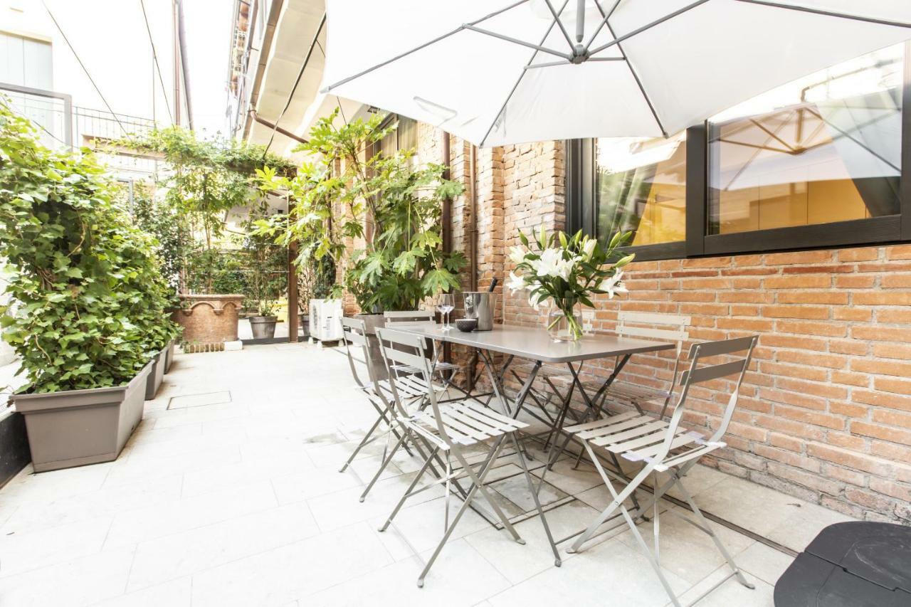 Elegant Fornasa Vecia, Canal View With A Beautiful Garden R&r * Venise